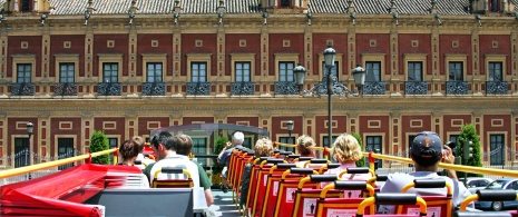 Туристический автобус в Мадриде