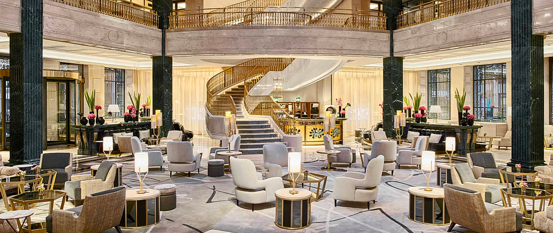 Lobby hotelu Four Seasons w Madrycie