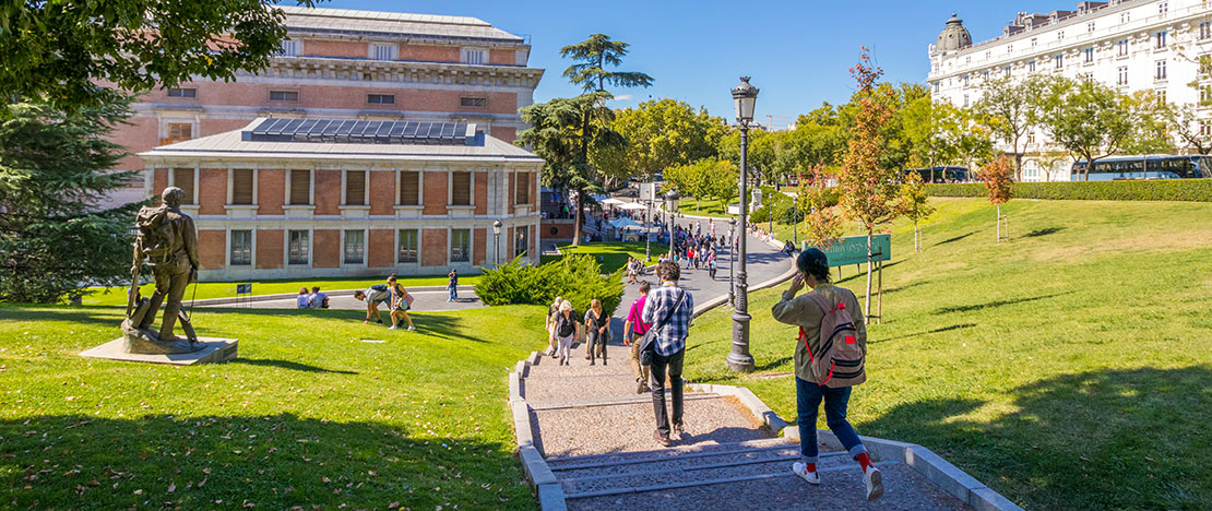 Außenansicht des Prado-Museums in Madrid Außenansicht des Prado-Museums in Madrid