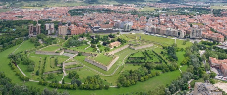 Vue aérienne des murailles et de la citadelle de Pampelune, Navarre