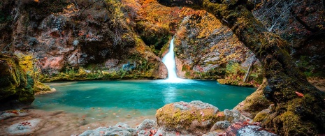 O nascimento do rio Urederra. Navarra