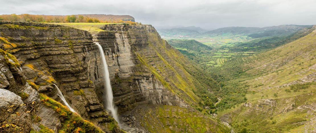 Salto del Nervión en Álava, País Vasco Salto del Nervión en Álava, País Vasco