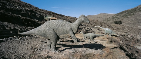 Detailansicht des Dinosaurier-Pfades in Enciso, La Rioja