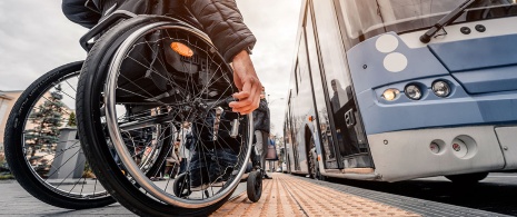 Accessibilità negli autobus Accessibilità negli autobus