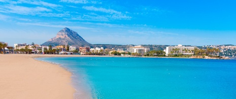 Praia de El Arenal de Jávea, em Alicante (Comunidade Valenciana)