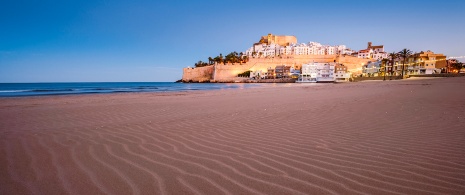 Praia em Peñíscola. Castellón Praia em Peñíscola. Castellón
