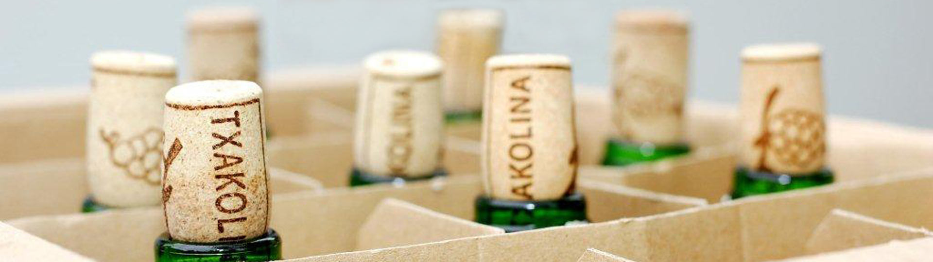 Corchos de botellas de Txakoli