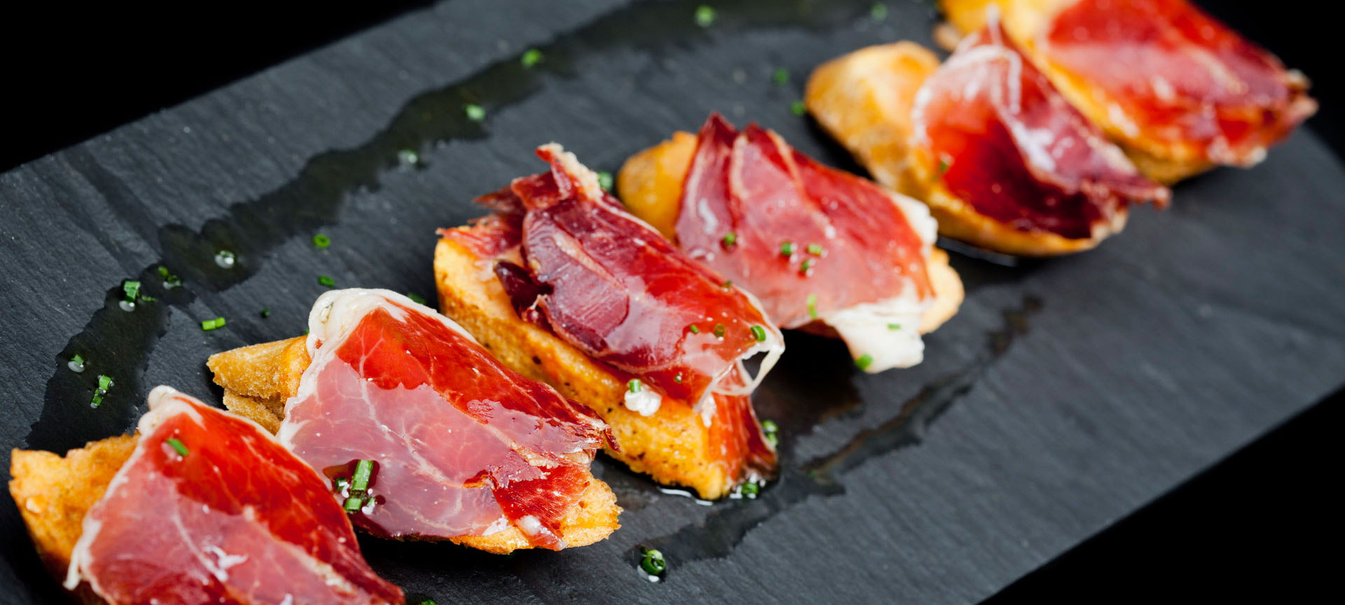 "Montados" (panini) con prosciutto "Montados" (panini) con prosciutto