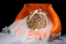 Дизайнерское блюдо «Где персик» от Данако Хатетчеа