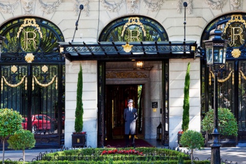 ホテル・リッツ・マドリードの入口