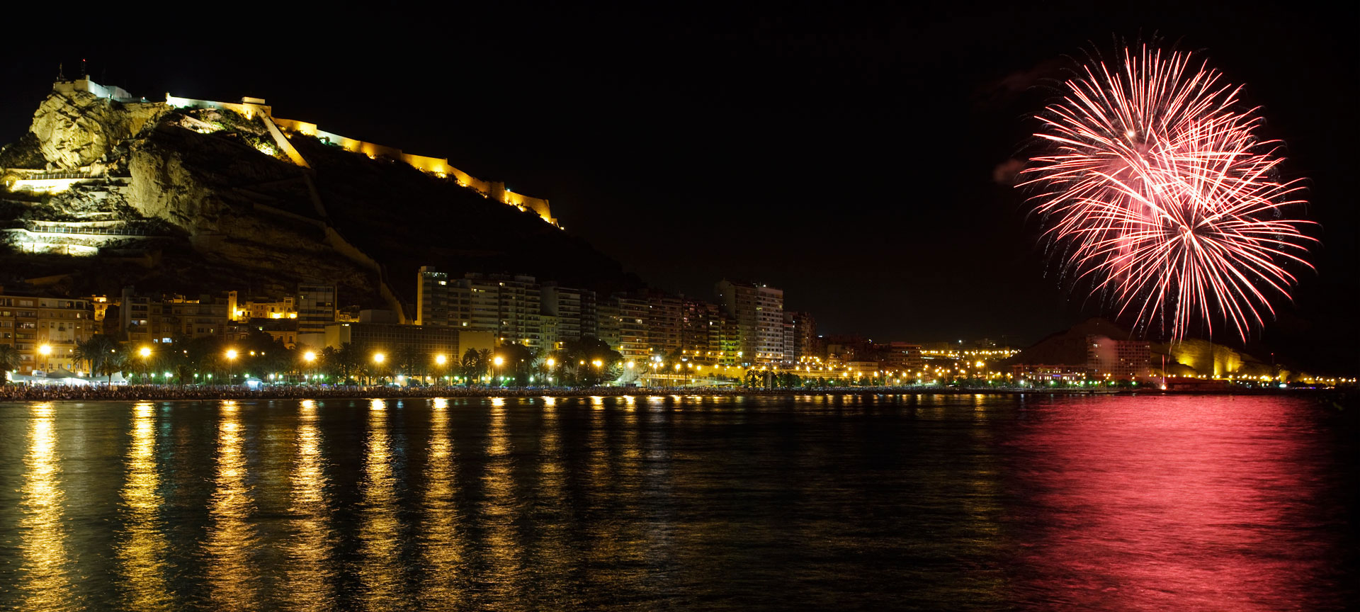 Feux de la Saint-Jean, Alicante Feux de la Saint-Jean, Alicante