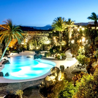 Jameos del Agua bei Nacht, Lanzarote