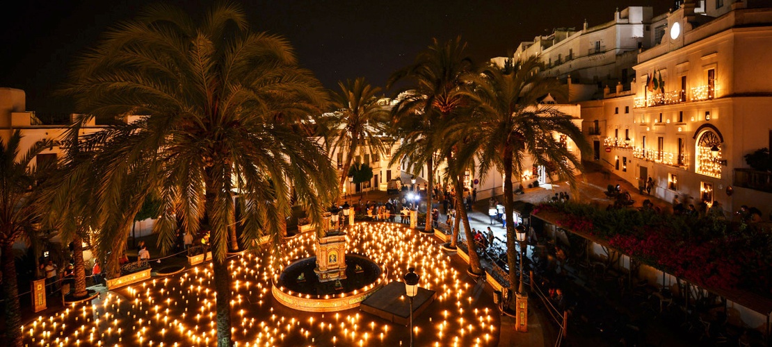 Noche de velas, plaza de Vejer de la Frontera