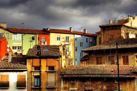 Telhados das casas em Pamplona