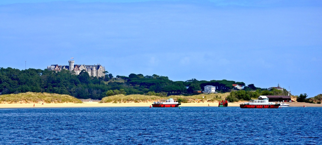 Vedute di Santander e del Palazzo della Magdalena dalla spiaggia di El Puntal