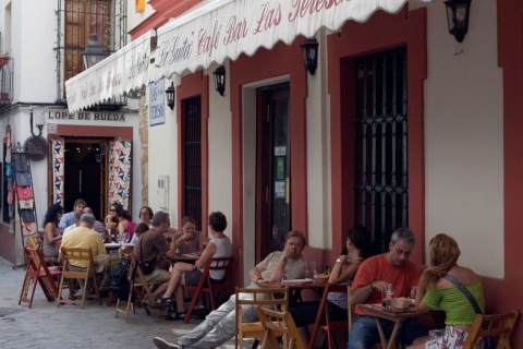 Terrasses dans le quartier Barrio de Santa Cruz, Séville