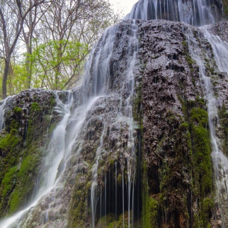 Водопад в парке «Монастырь де Пьедра», Нуэвалос.