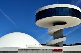 Vista externa do Centro Niemeyer. Avilés