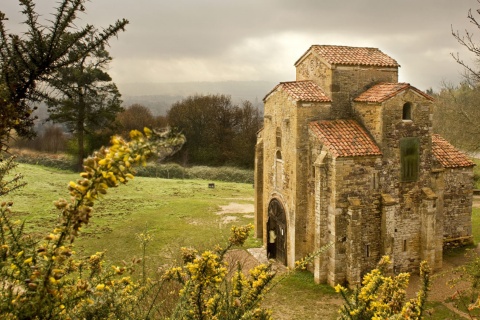 Esterno della Chiesa di San Miguel de Lillo