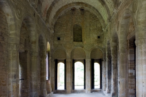 Wnętrze Kościoła Santa María del Naranco, Oviedo