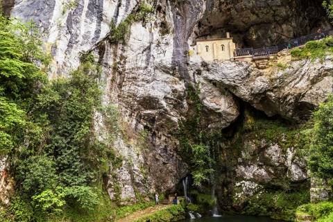 Sanctuaire de Covadonga à Cangas de Onís, région des Asturies