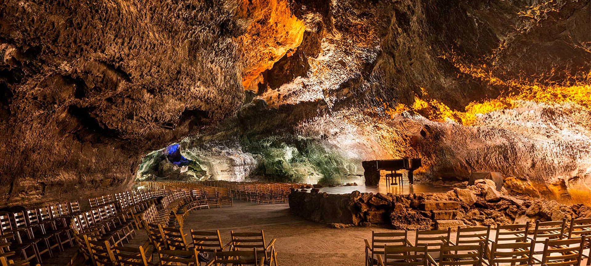 Аудитория в пещере Лос-Вердес