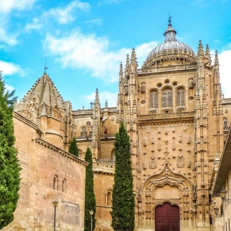 Außenansicht der Kathedrale von Salamanca