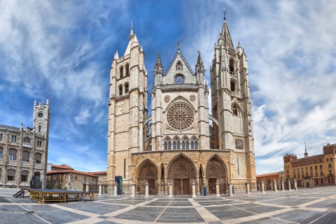 Façade of León Cathedral