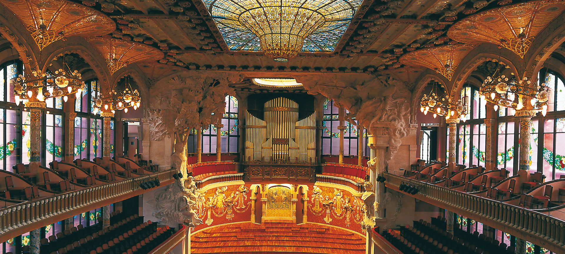 Сайт дворец музыки. Palau de la música Catalana Барселона. Дворец каталонской музыки в Барселоне. Дворец каталонской музыки (Барселона, Испания) — 1908 год.. Палау де ла музика Каталана.