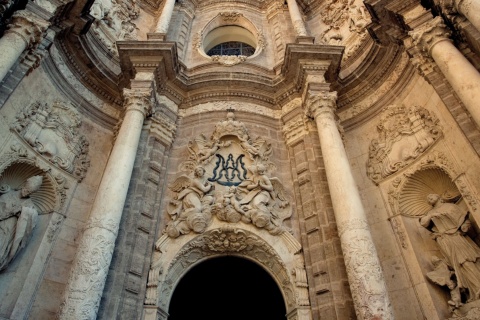 バレンシアの大聖堂の正面の詳細