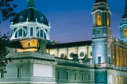 サンタ・マリア・ラ・レアル・デ・ラ・アルムデナ大聖堂