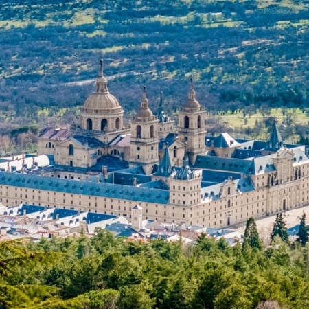 Widok na Klasztor Królewski San Lorenzo de El Escorial