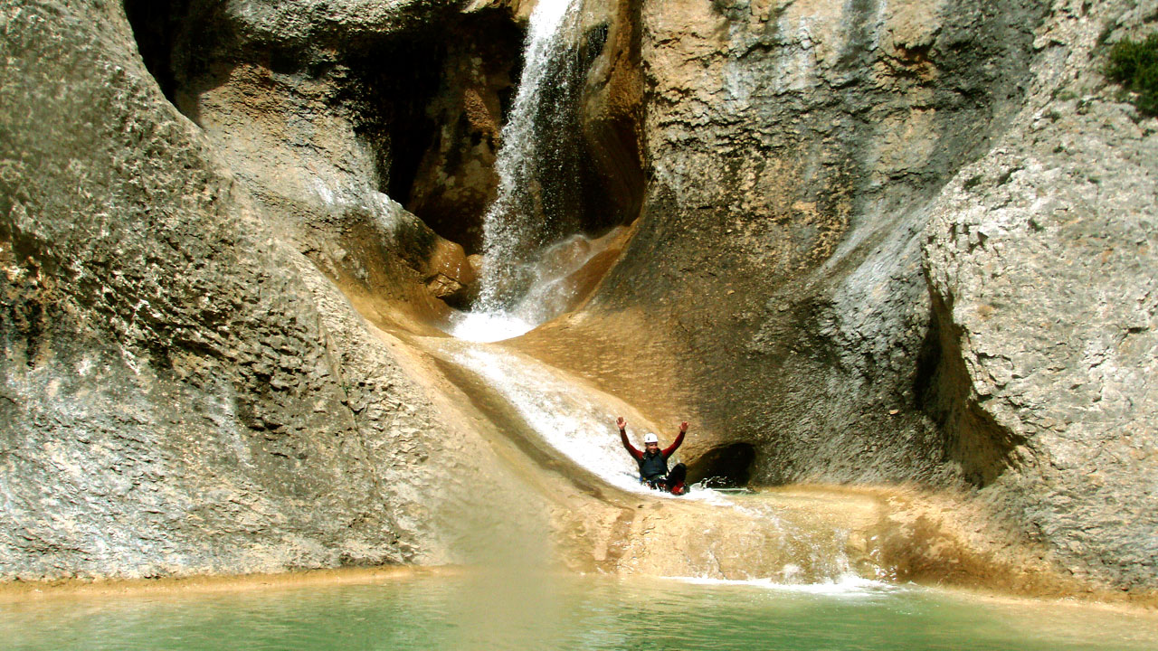 Natural waterfall, Mascún Natural waterfall, Mascún