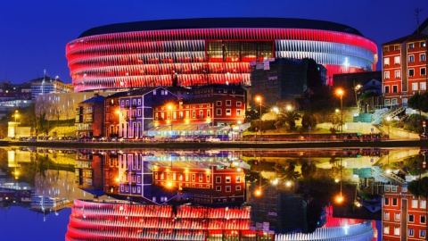 Angestrahltes Stadion San Mamés, Bilbao