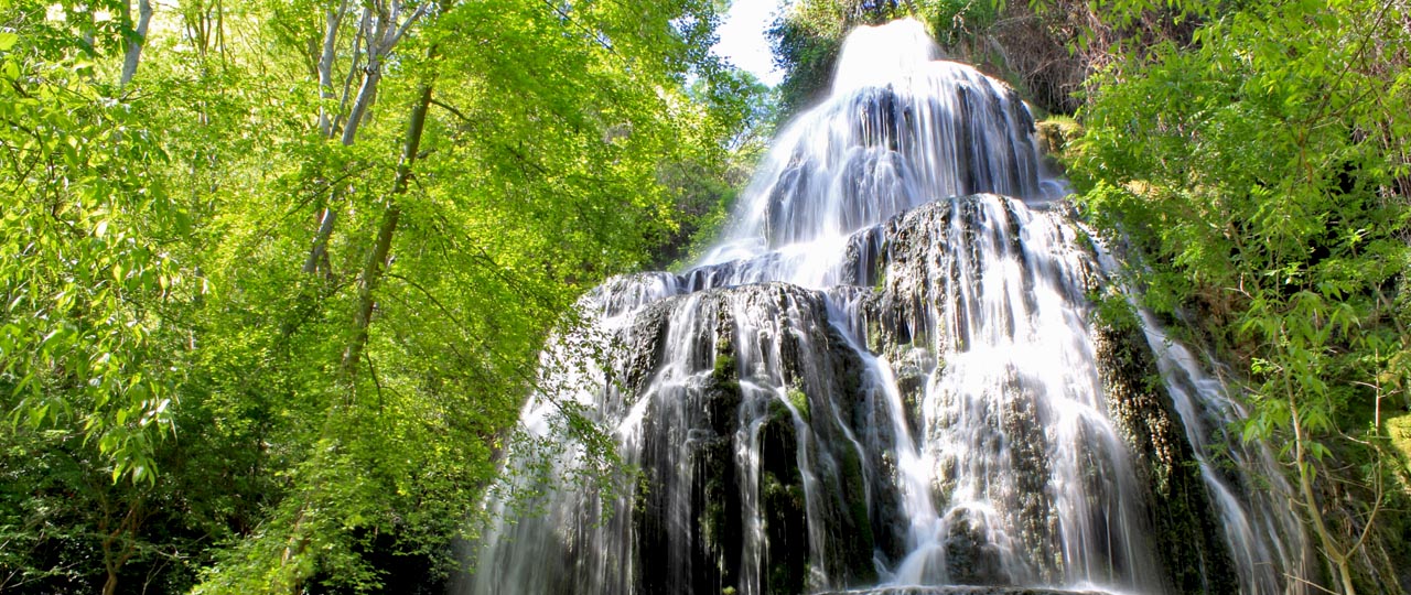 Cascata de Trinidad no Parque Natural do Mosteiro de Piedra, Aragón