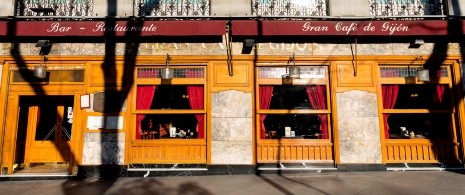 Fassade des Café Gijón, Madrid